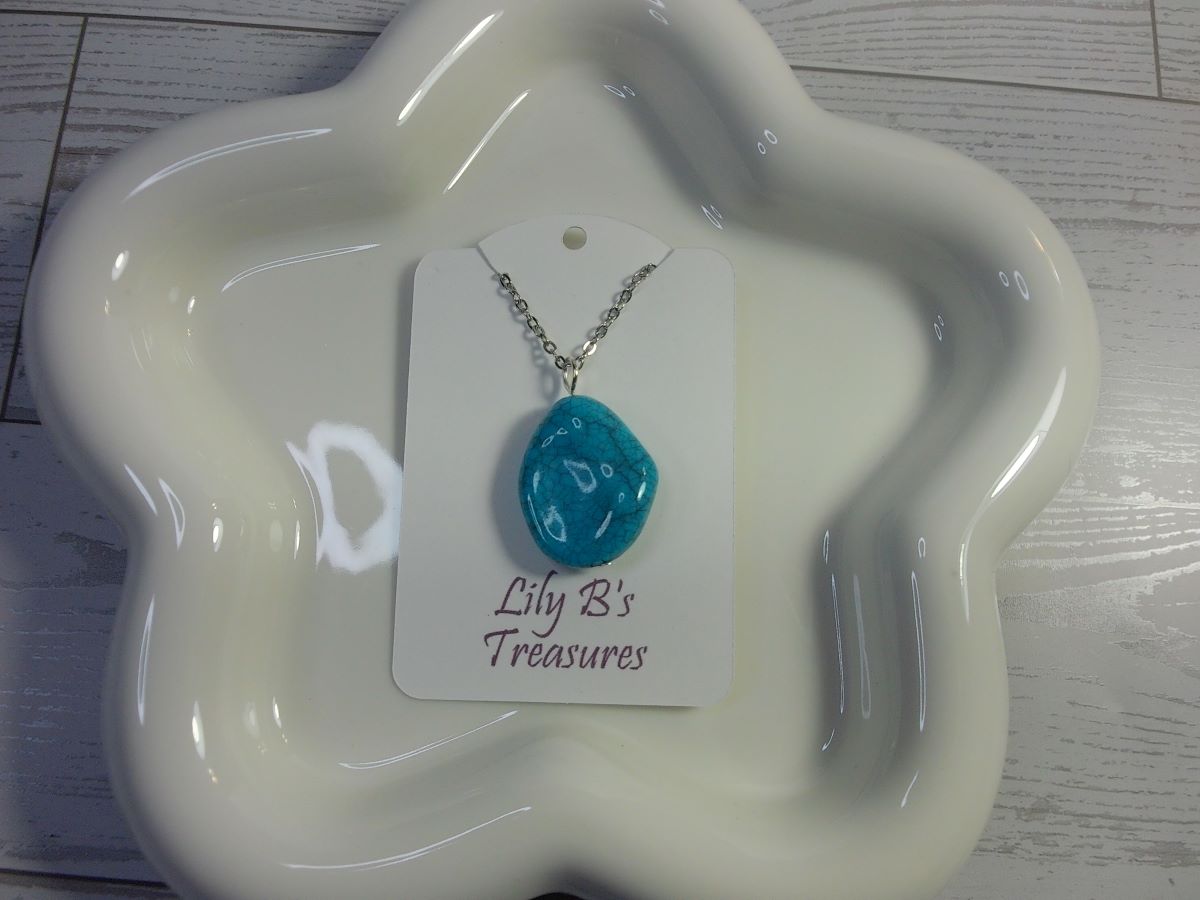 Turquoise style Pendant Necklace - Natural Shape