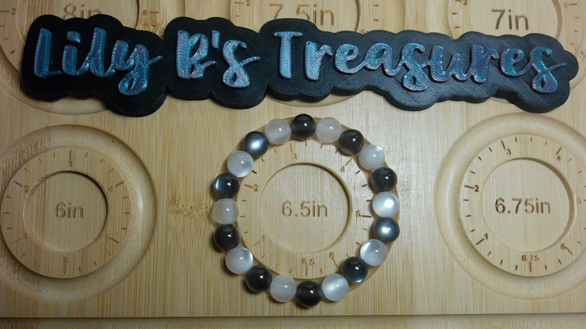 Black and White Cat Eye Beaded Jewelry Set with Sassy Pen