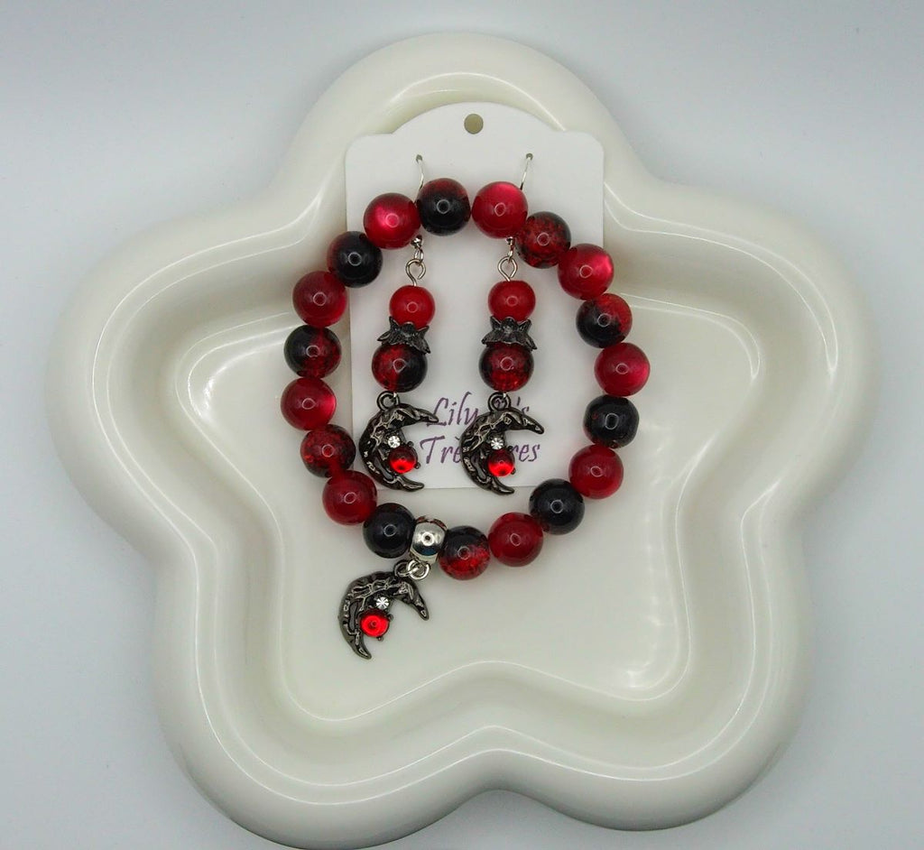 Black & Red Moon Pendant Bracelet